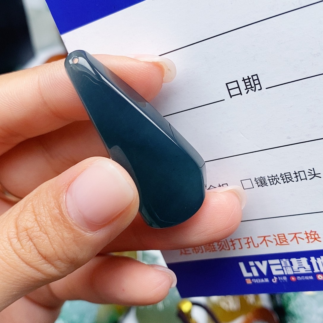 木***儿翡翠未镶嵌吊坠(不含链)