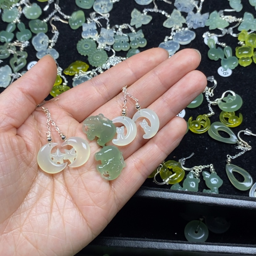 【闪购商品】蛇纹石玉挂件耳饰耳环项链未镶嵌猫**?