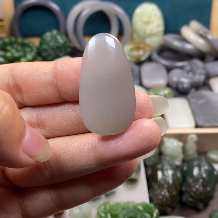 和田玉颈饰未镶嵌