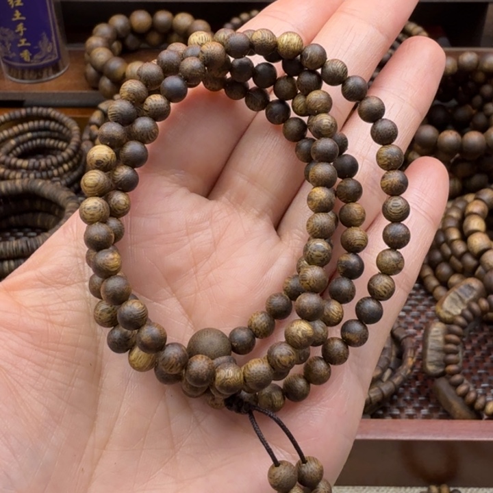 沉香碎屑奇楠0.5多圈圆珠8克＋