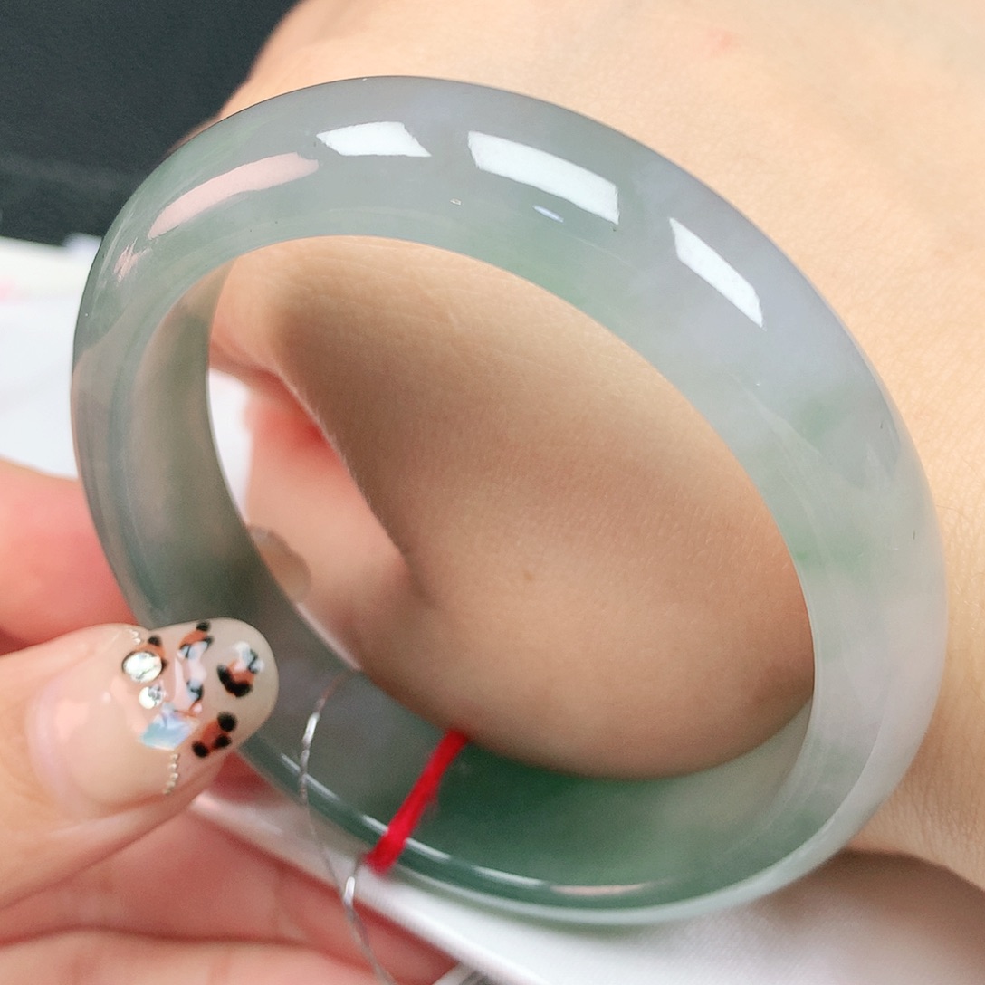 翡翠手镯未镶嵌54贵