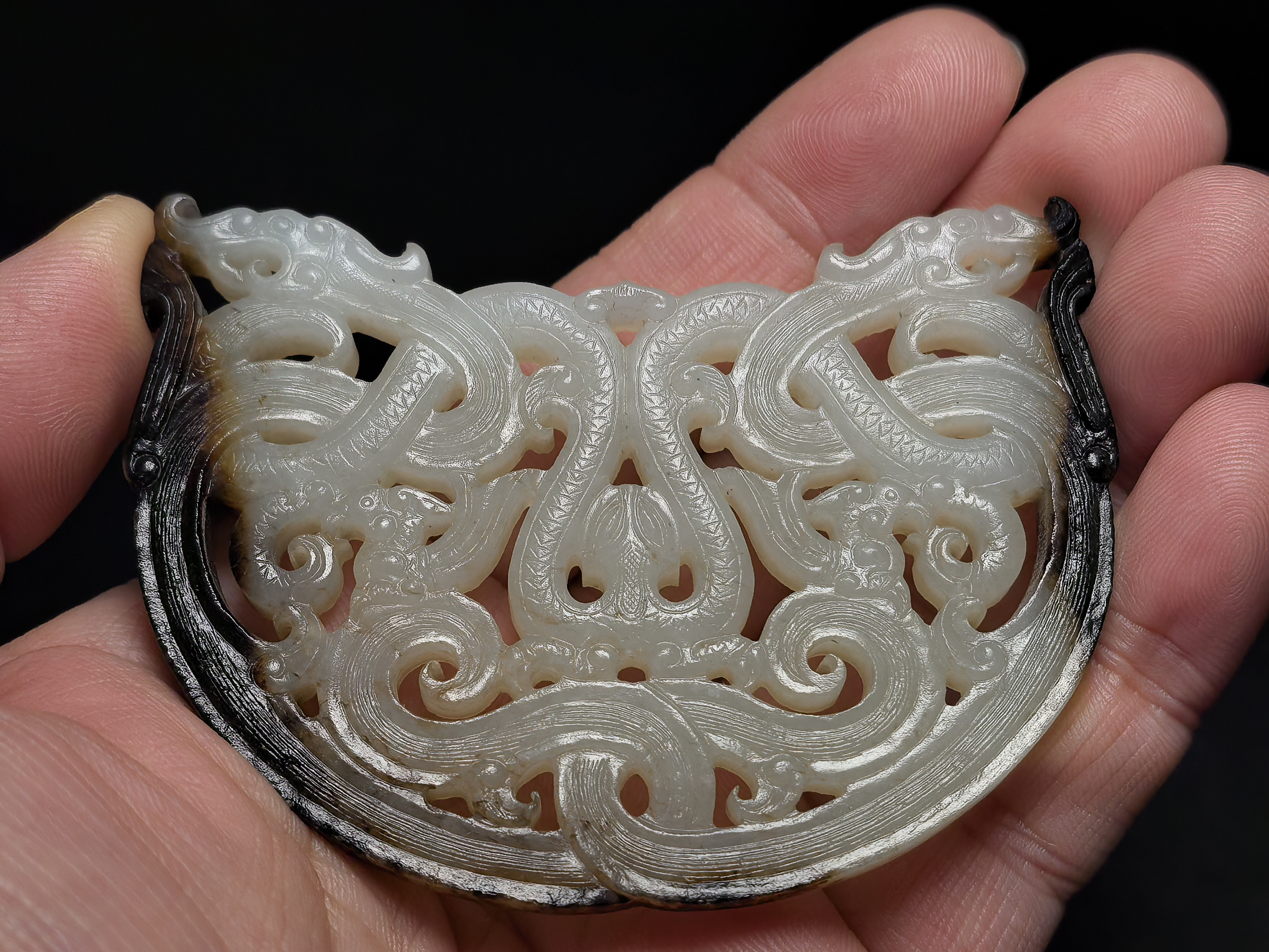 和田玉游丝毛雕双面雕刻玉佩