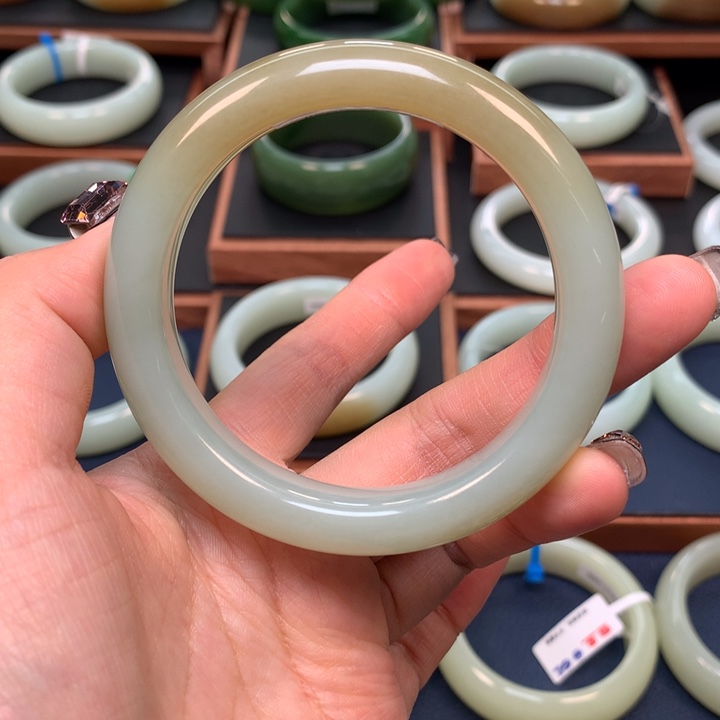 和田玉手镯58圈口未镶嵌