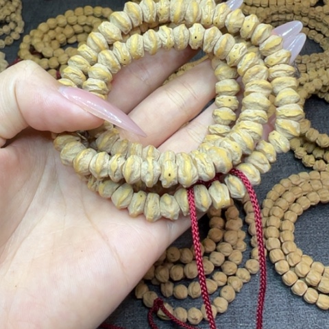 【闪购商品】柏香籽/百香籽吊坠金**娃