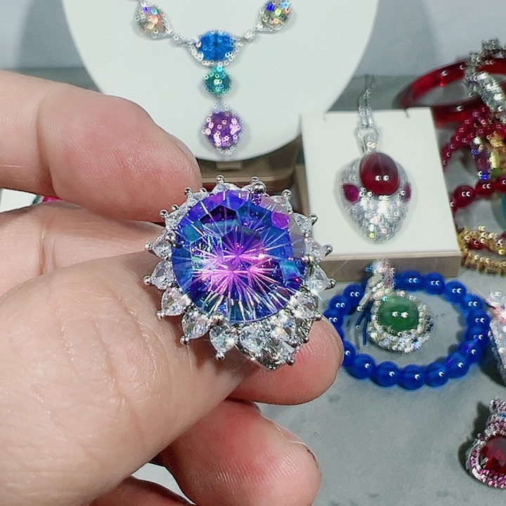 红宝石颈饰未镶嵌