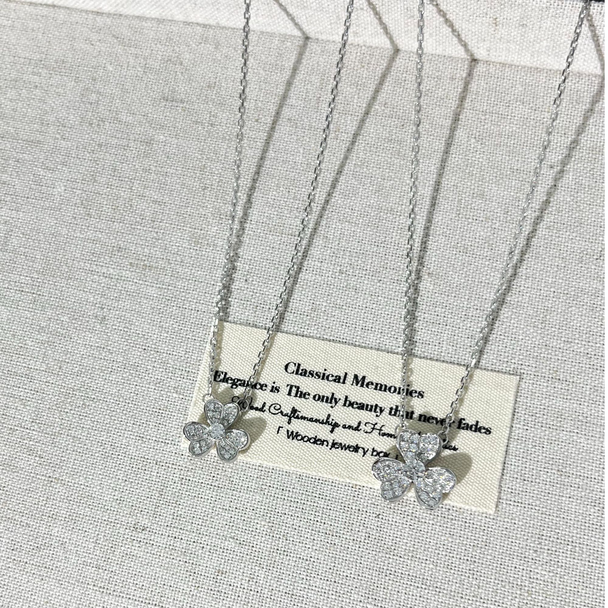 莫桑石铂金pt950首饰铂金镶嵌莫桑三叶草套链多样性发其一