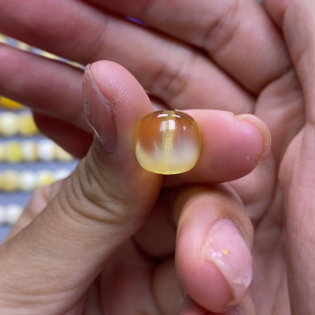 琥珀未镶嵌珠宝奇石11.8