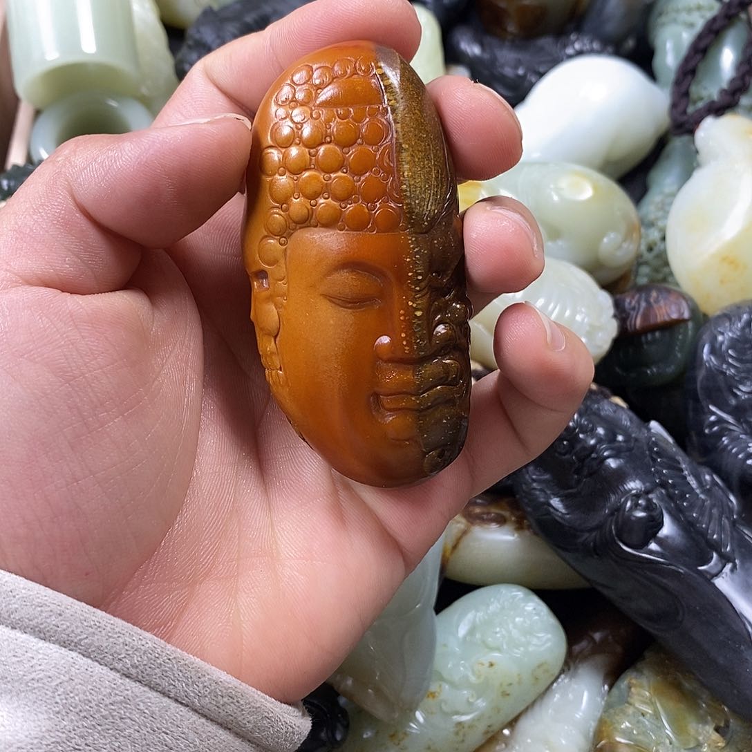 和田玉（糖玉）挂件未镶嵌何**尘