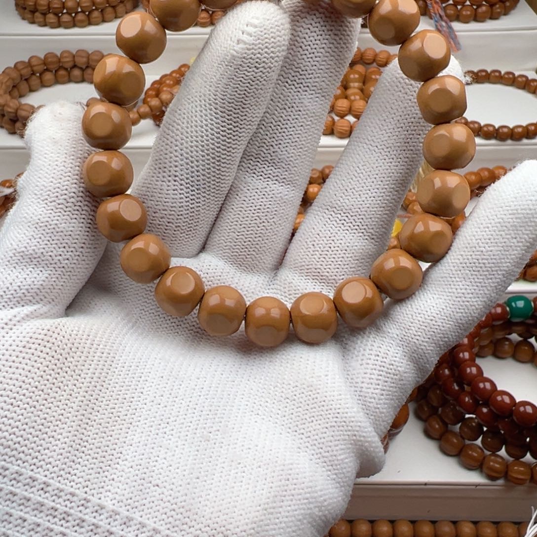 拯***）吊坠猴头核桃小六方