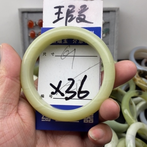 未镶嵌蛇纹石玉手镯
