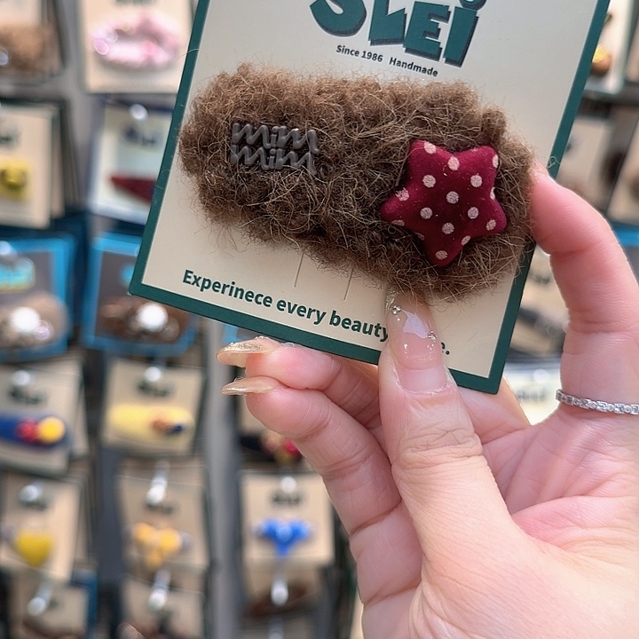 红色星星毛毛掰掰夹