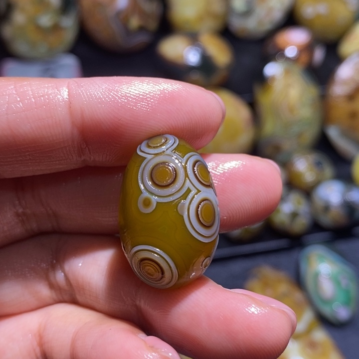 玛瑙/玉髓未镶嵌珠宝半成品95