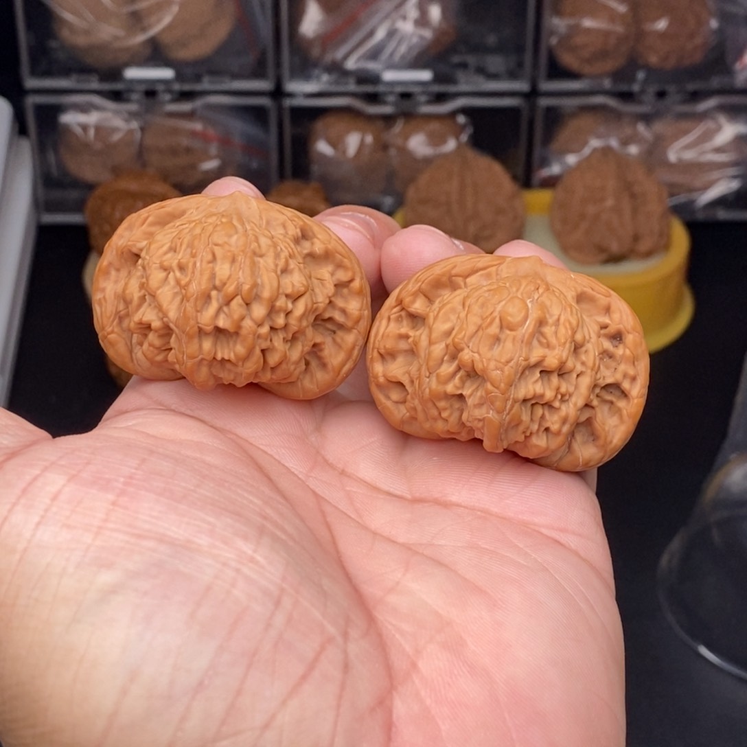 核桃把件 46左右狮虎兽