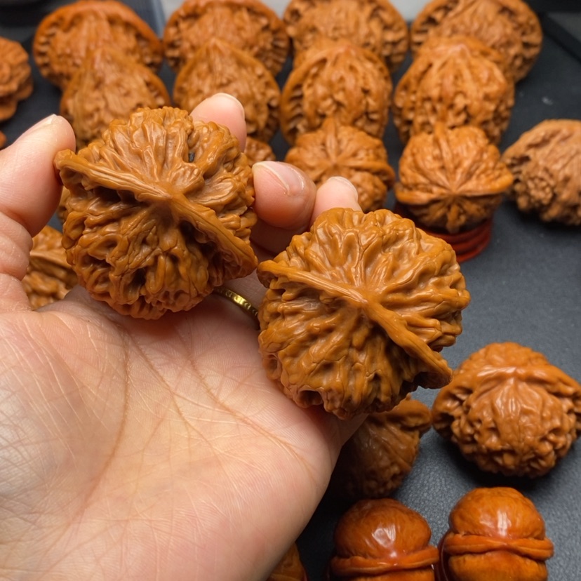 【闪购商品】文玩核桃把件48帝王