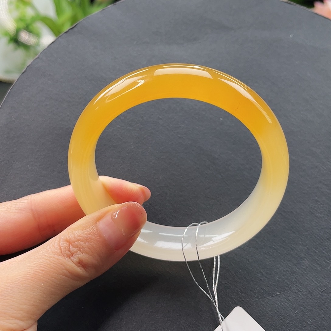 石英质玉手镯未镶嵌56佳