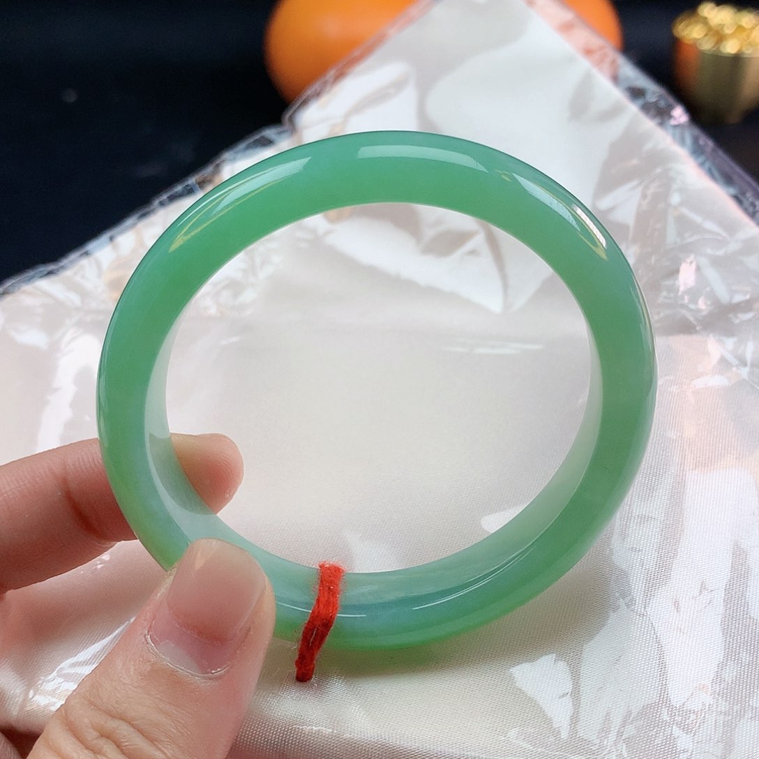 翡翠手镯未镶嵌大**?56圈贵妃2418