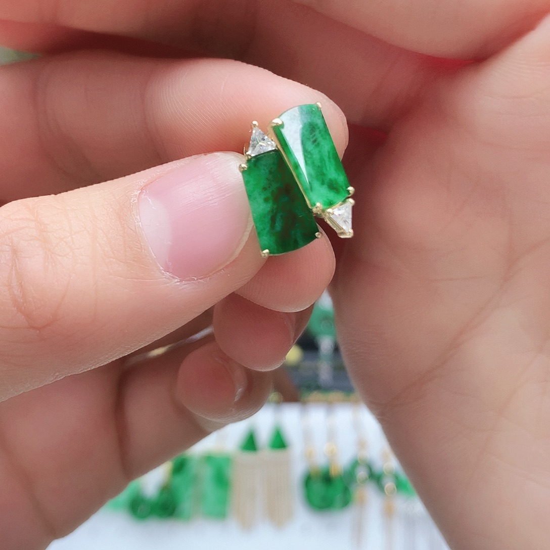 翡翠耳饰18K金镶嵌耳饰