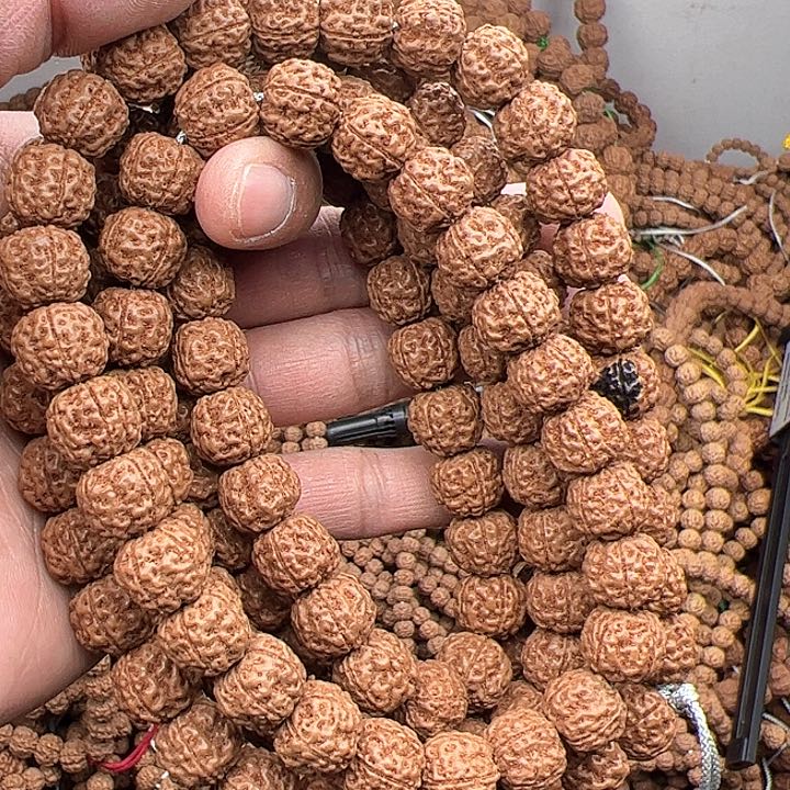 金刚菩提手串这****冷天价蜂王