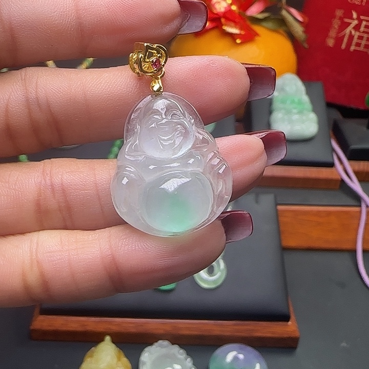 翡翠颈饰未镶嵌佛公