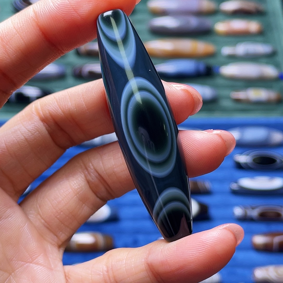 李***寒玛瑙/玉髓未镶嵌颈饰