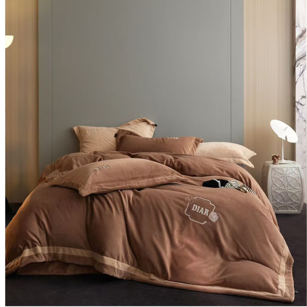 2025新款小丛绒云朵绒轻奢风加厚保暖刺绣四件套北岛絮雨系列套件