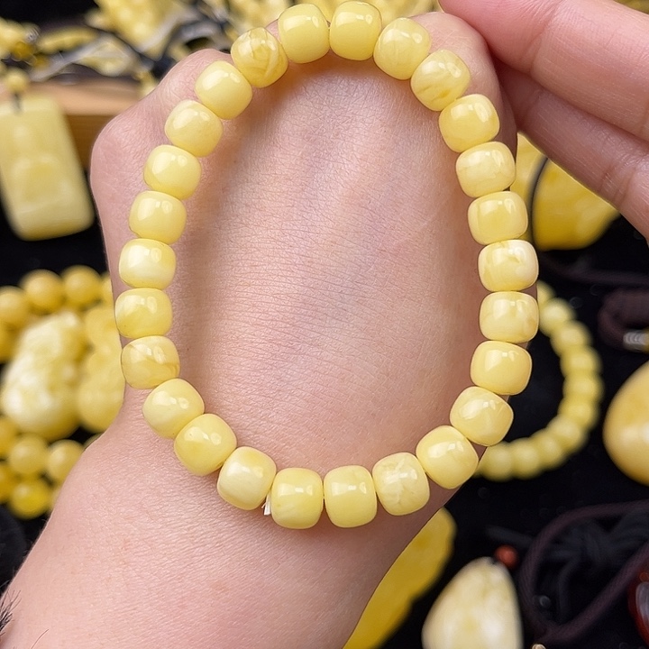 琥珀未镶嵌颈饰琥珀