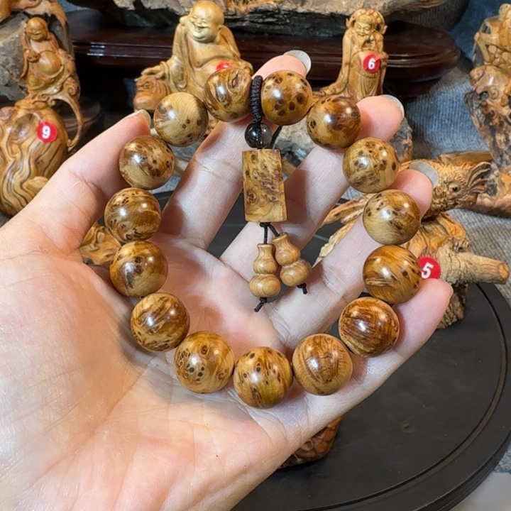 崖柏摆件手把件等