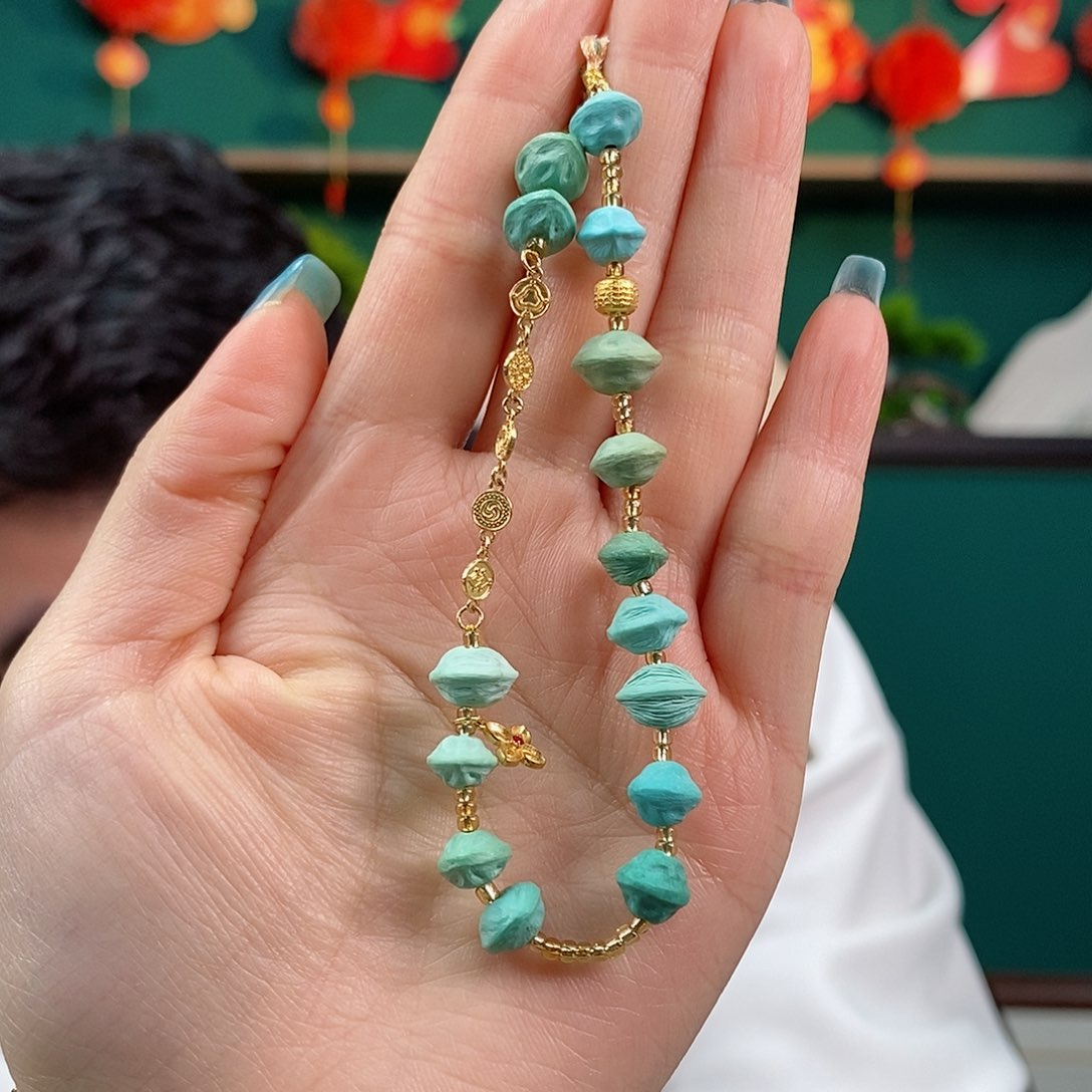 绿松石珠宝奇石18K金镶嵌