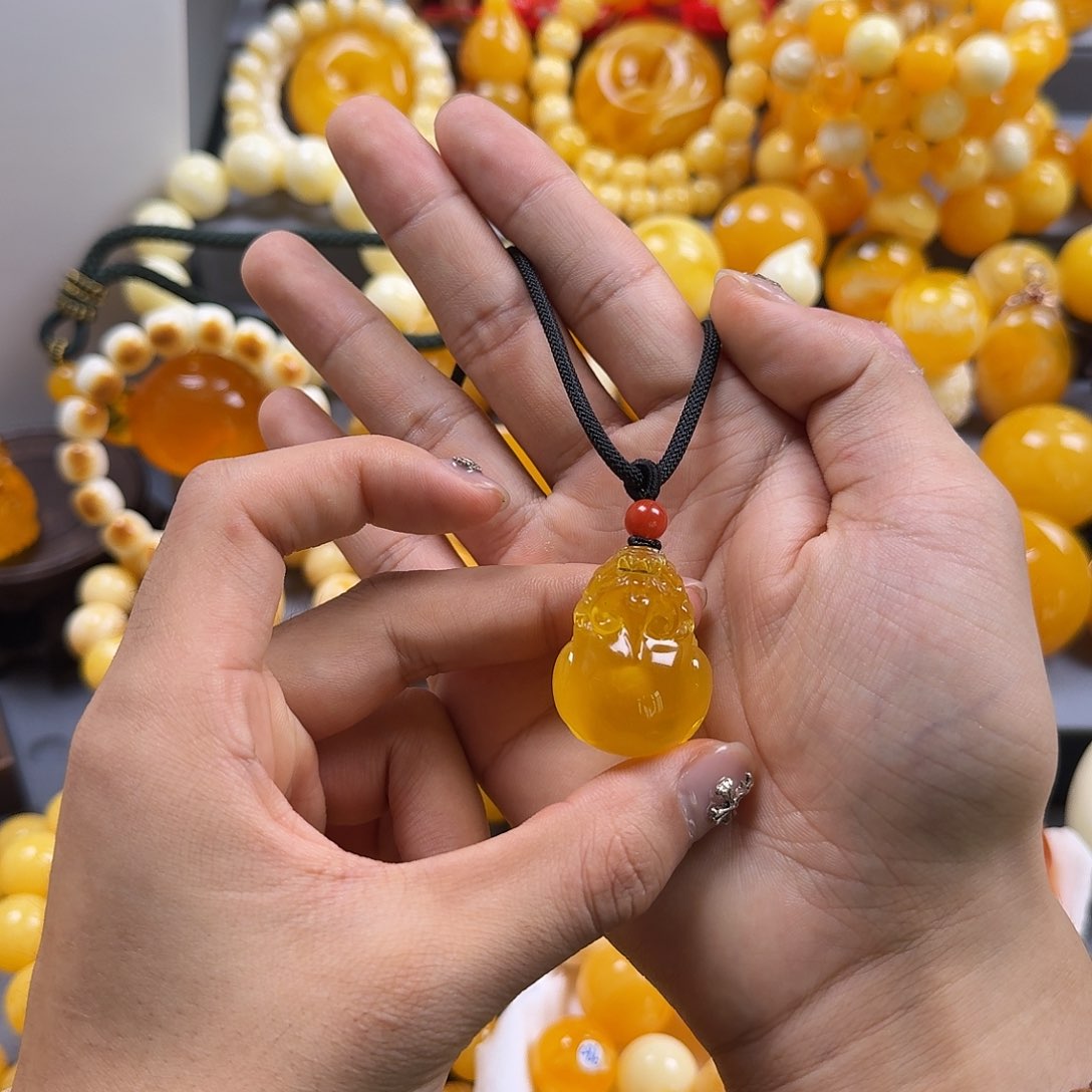 琥珀珠宝奇石未镶嵌