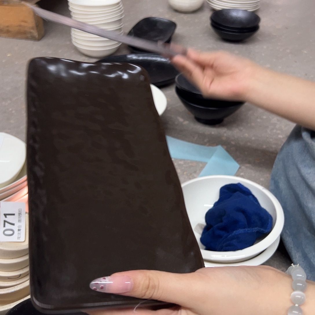 新骨瓷076微瑕哑光11寸棕锤纹寿司长方盘