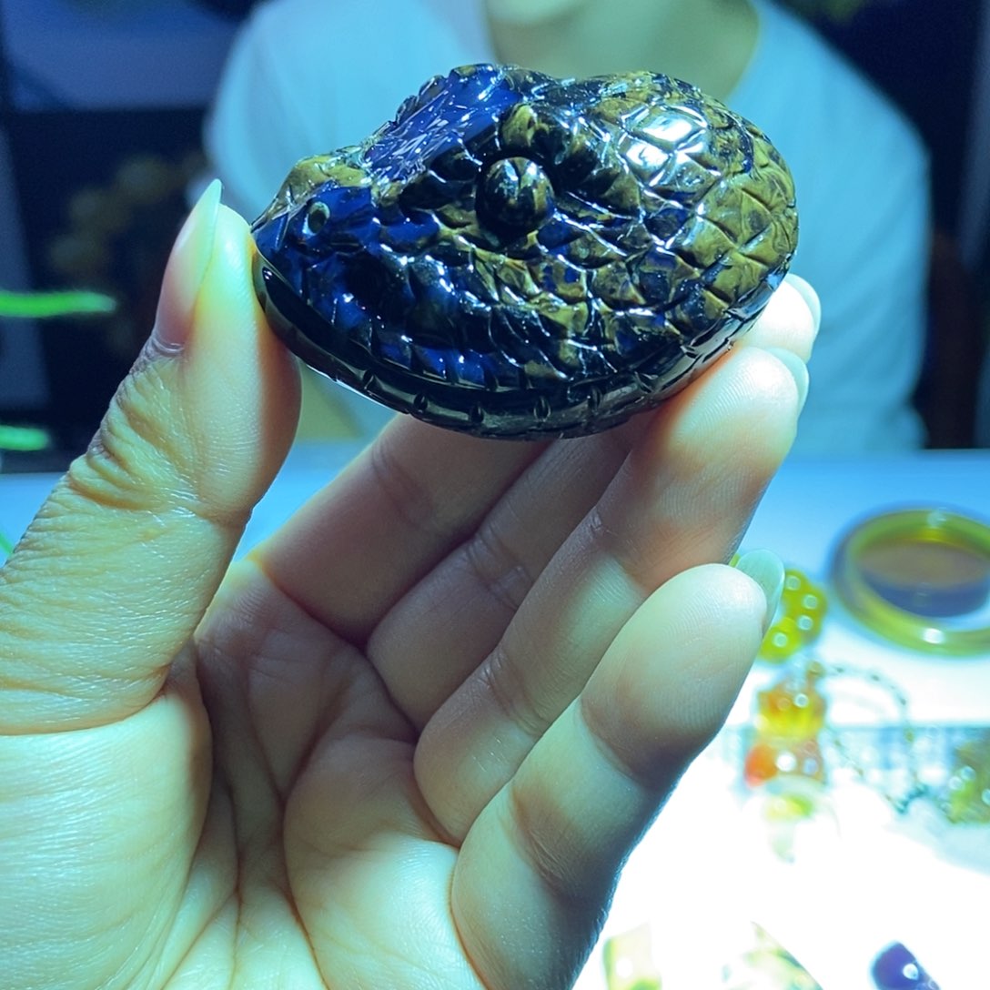 琥珀颈饰未镶嵌緬甸天然琥珀立體雕刻蛇頭掛件