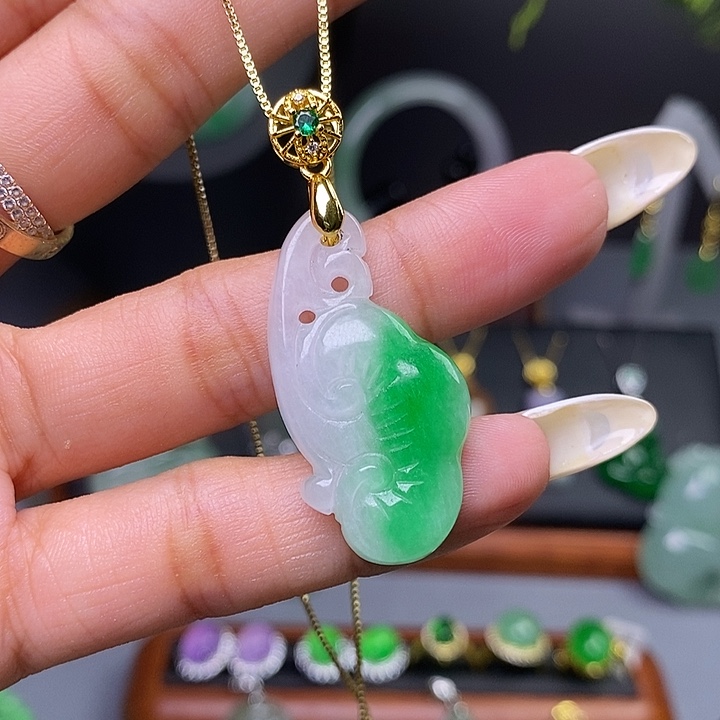 吊坠(赠链)未镶嵌翡翠