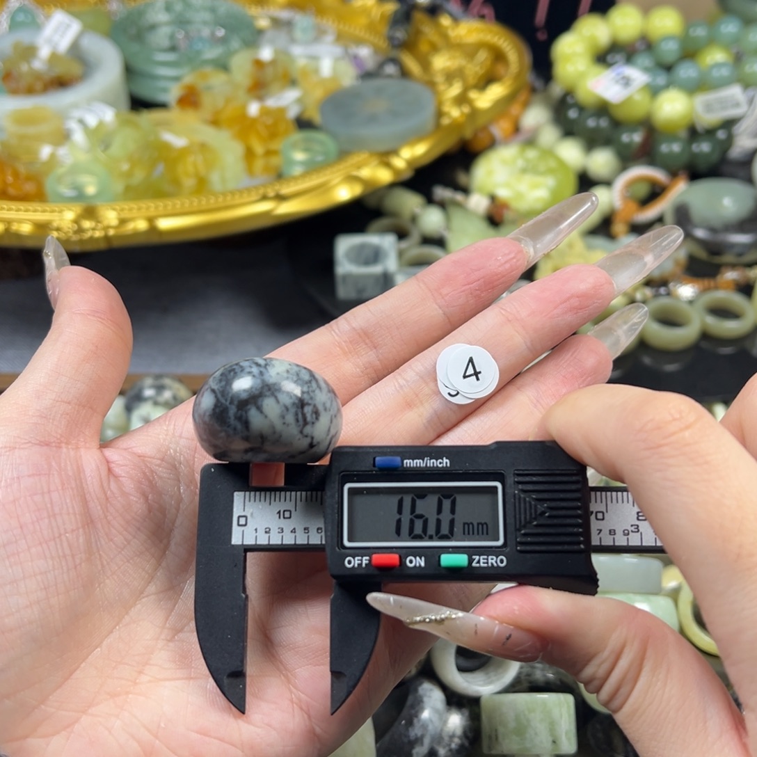 蛇纹石玉未镶嵌戒指