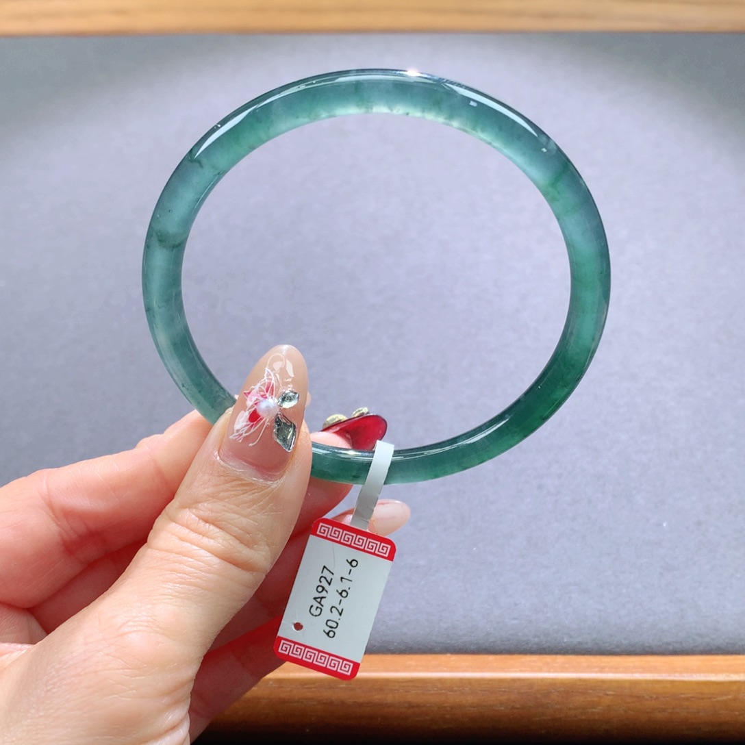 翡翠手镯未镶嵌天然翡翠手镯