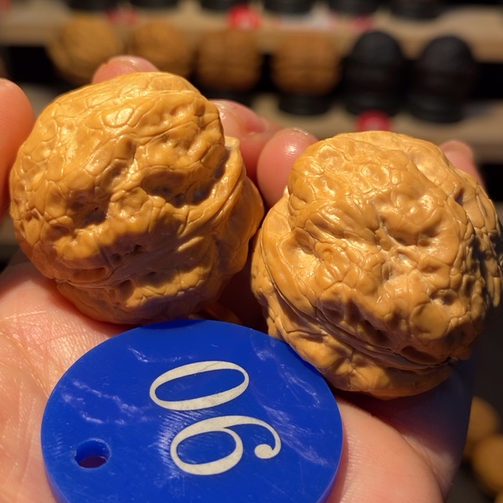 木质类古龙金蟾疙瘩包35尺寸