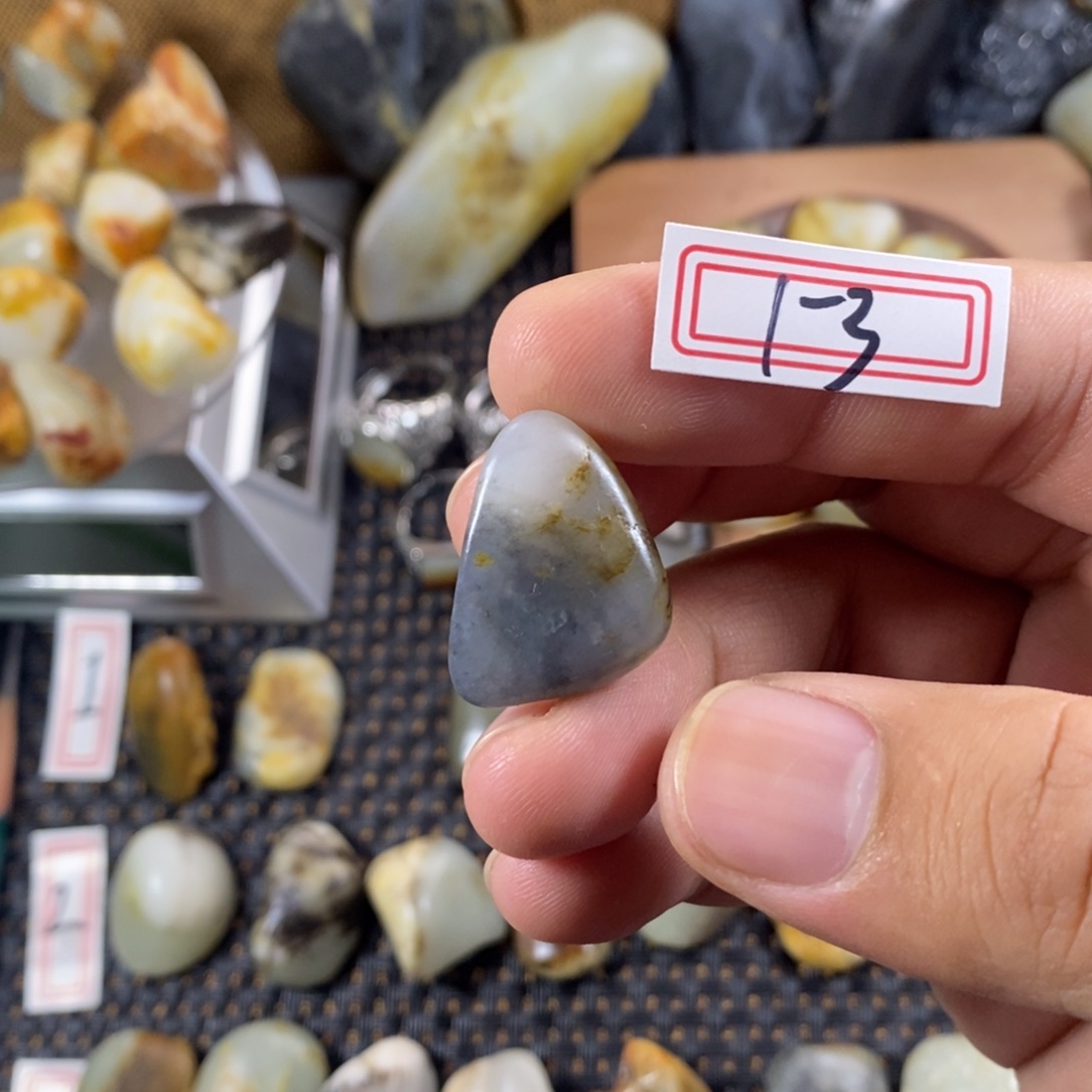 和田玉（糖玉）未镶嵌挂件