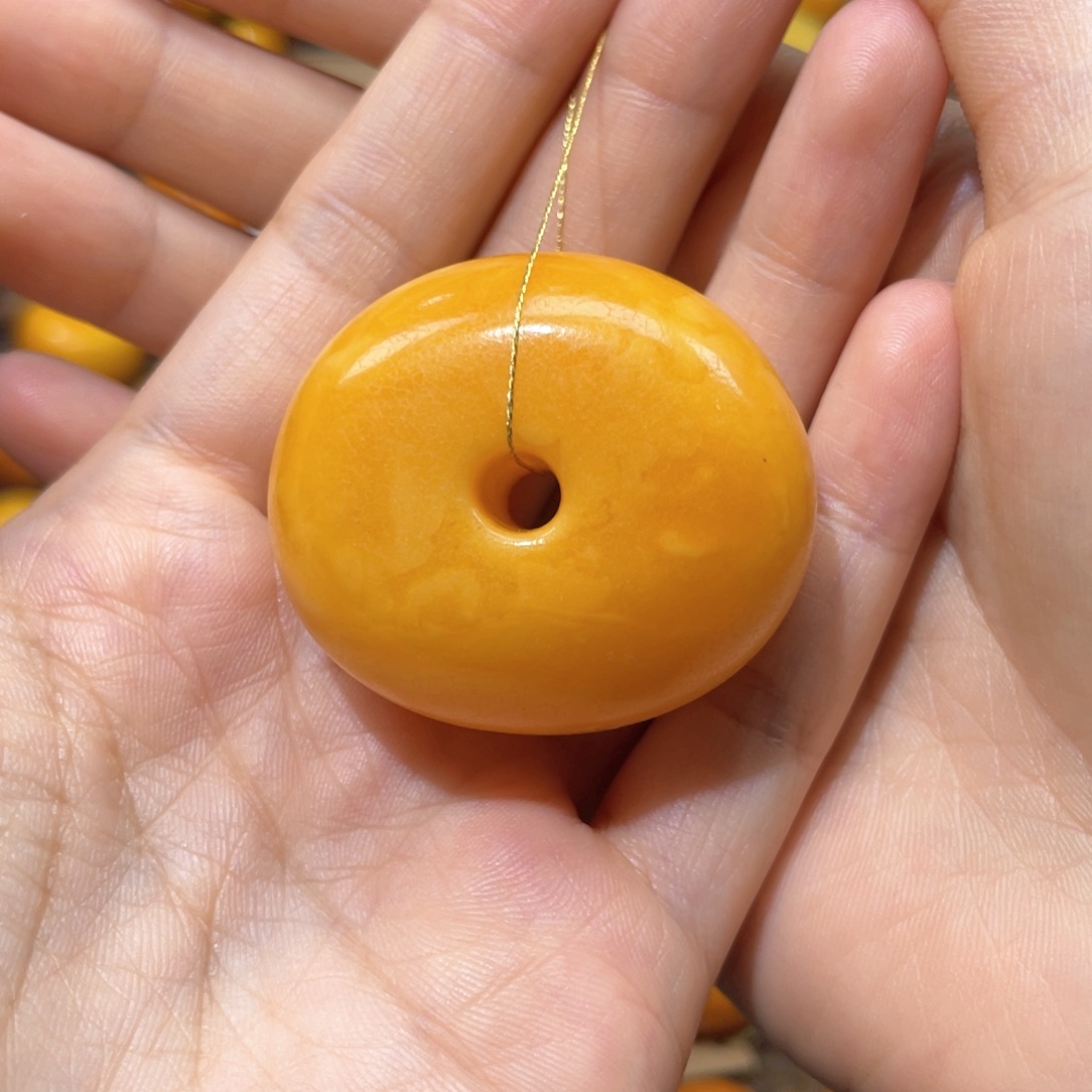 【闪购商品】琥珀裸石未镶嵌扣子