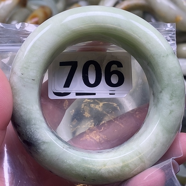 往***3蛇纹石玉未镶嵌手镯