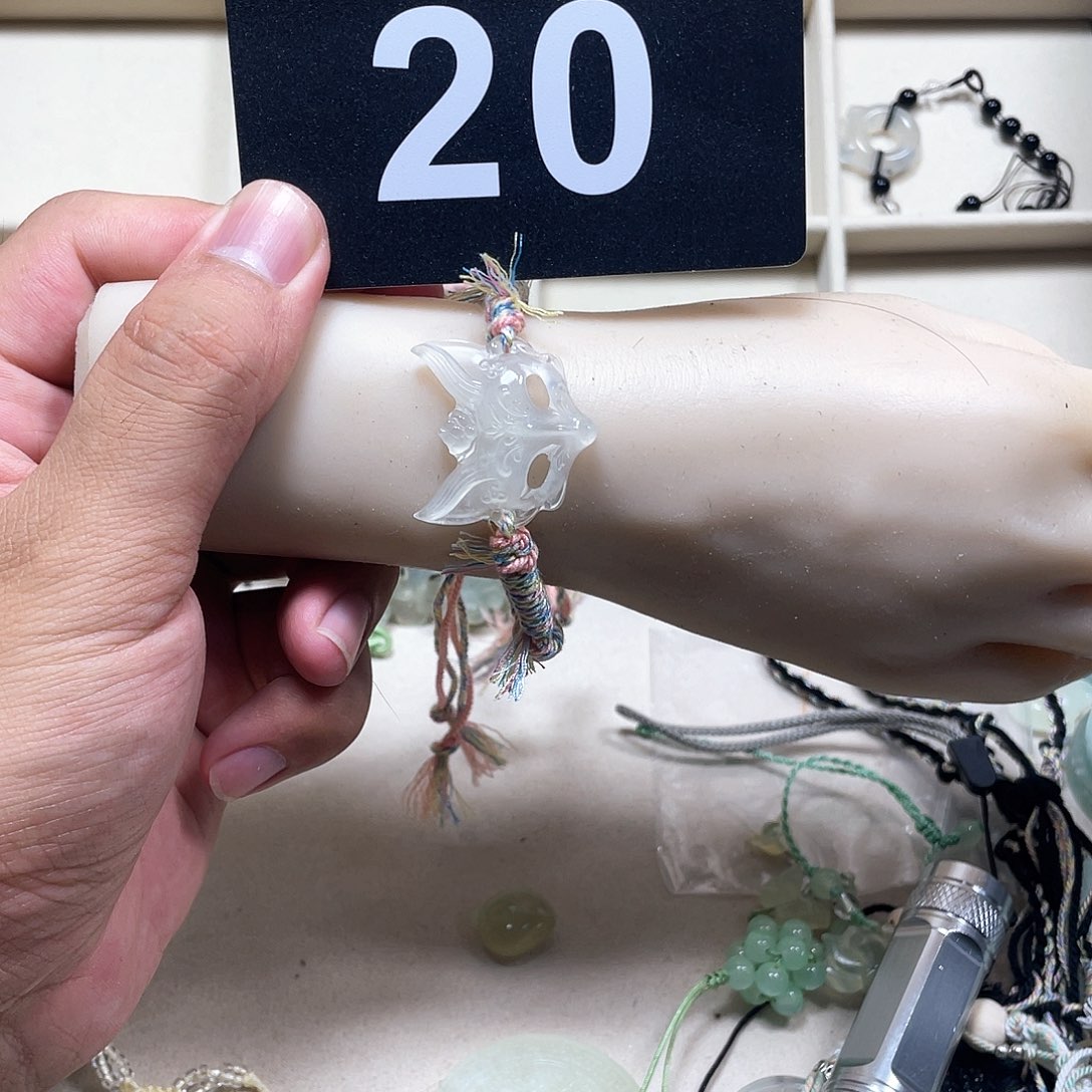 合金蛇纹石玉颈饰