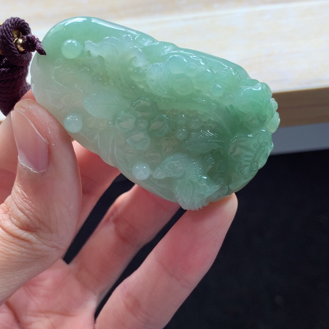 翡翠颈饰未镶嵌吊坠