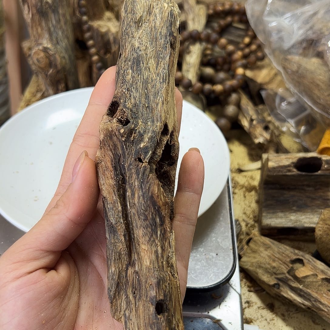 木绿奇楠虫漏51克