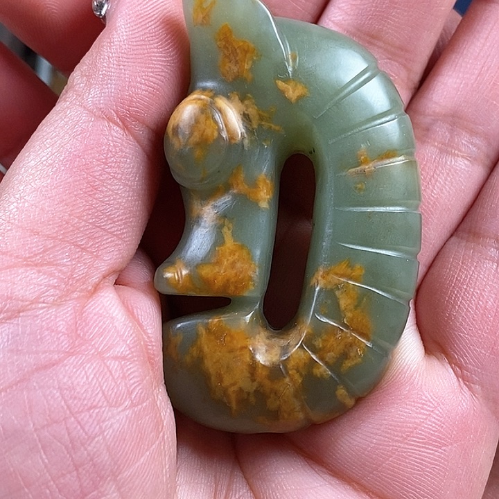 和田玉挂件未镶嵌心**成