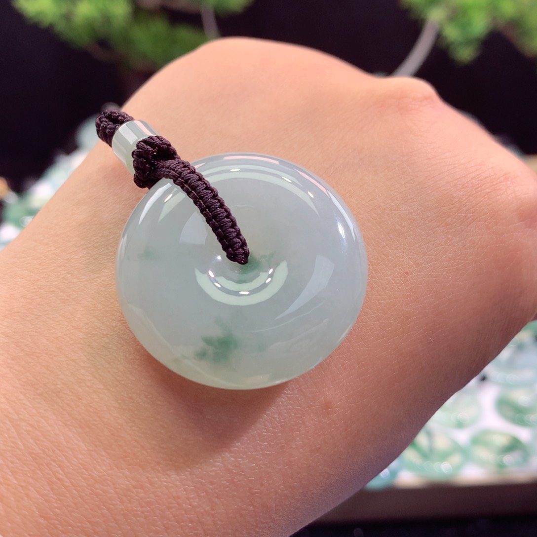 颈饰未镶嵌翡翠平安扣