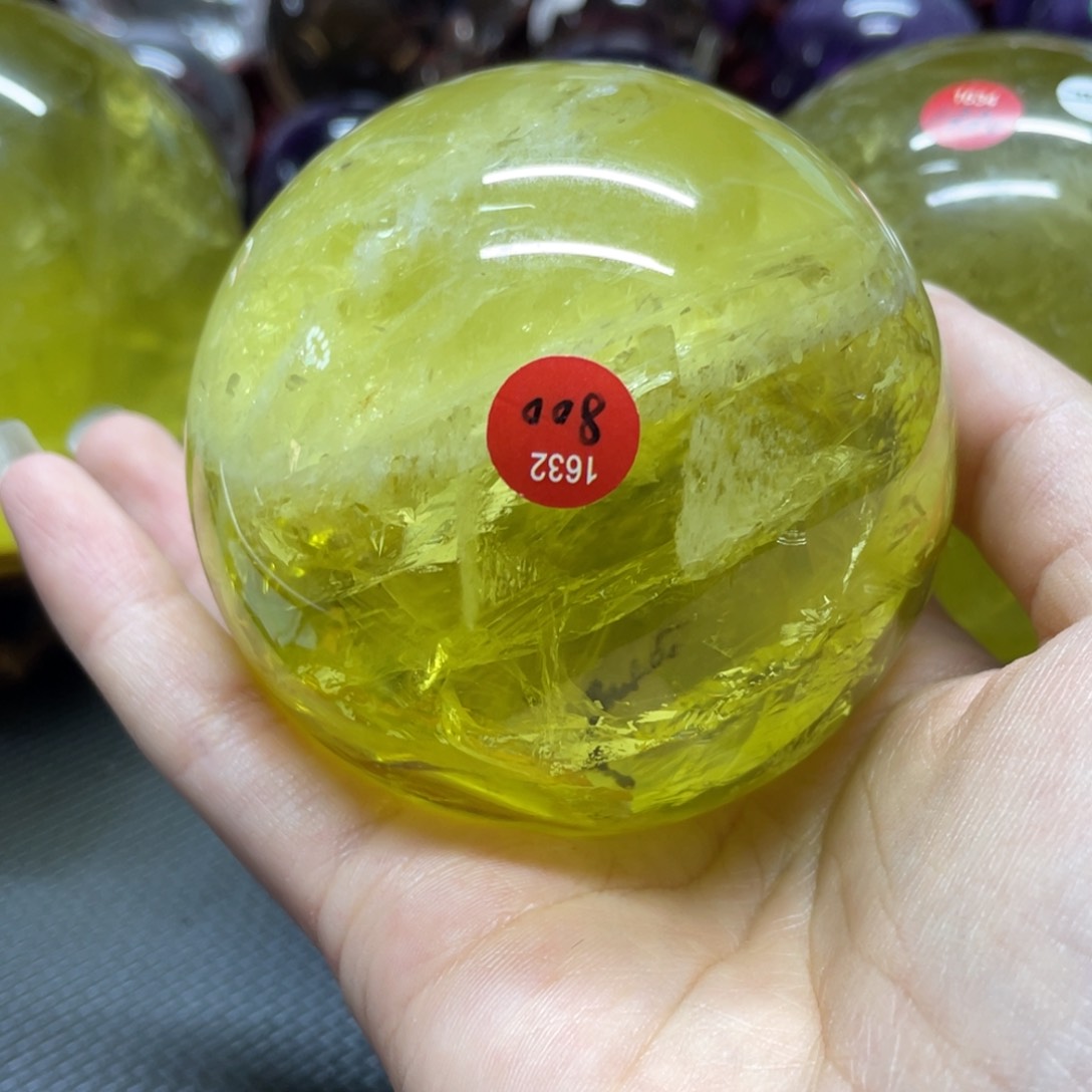 hh黄水H1632未镶嵌水晶王*濤