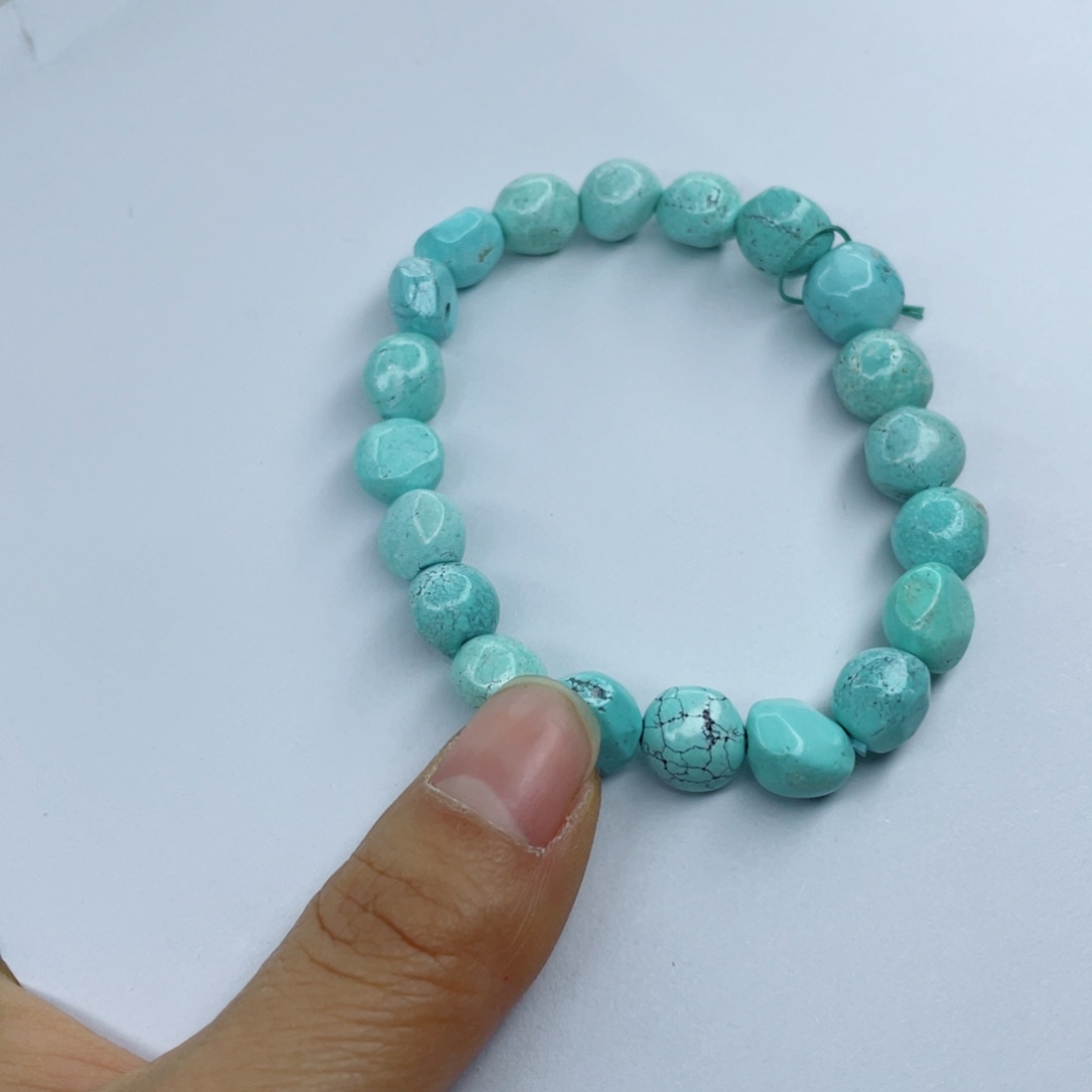 绿松石颈饰未镶嵌