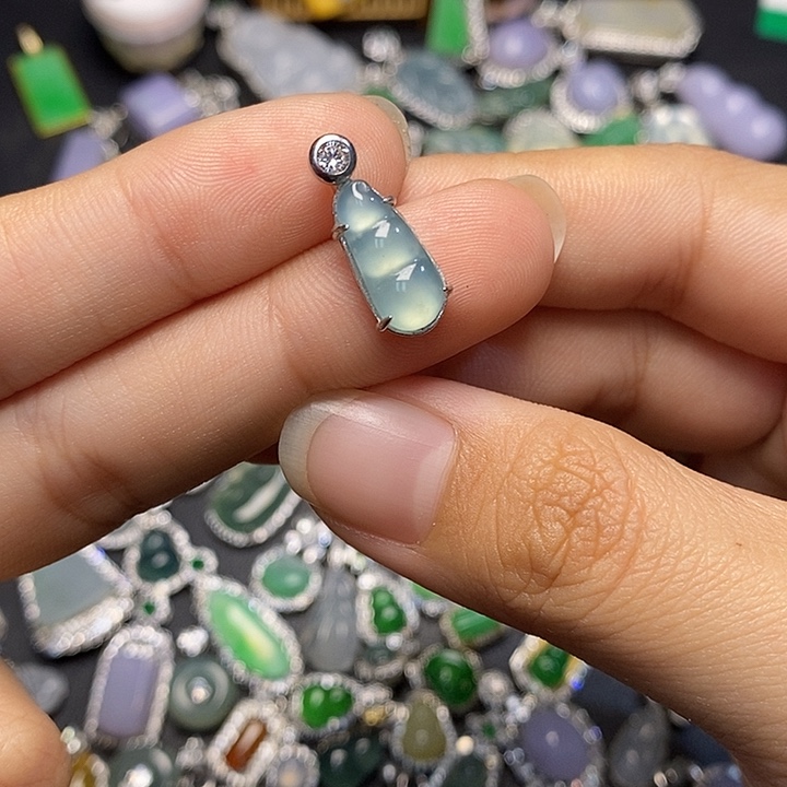 颈饰未镶嵌翡翠翡翠