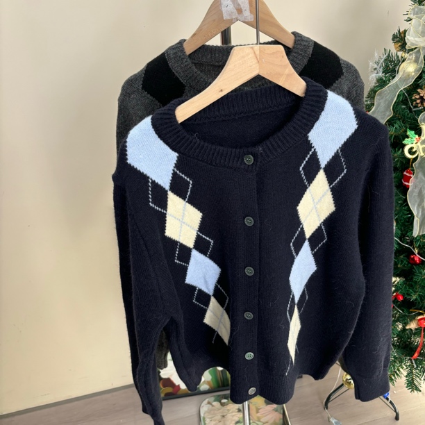 2618菱形格圆领针织开衫