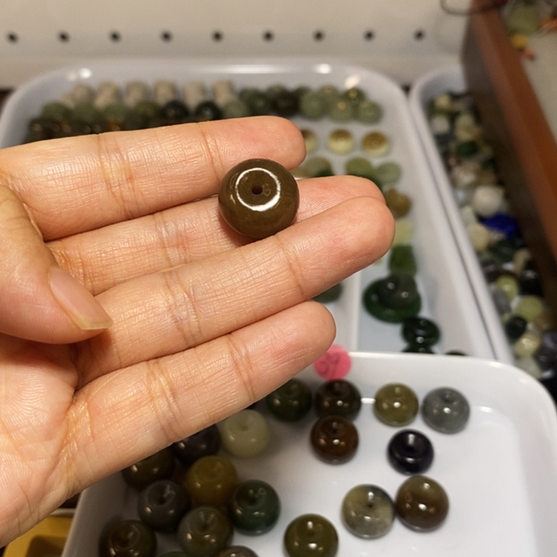 吃***行和田玉未镶嵌手链