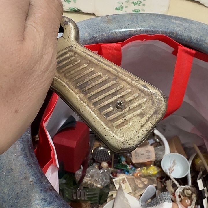 刘****扇子吃g共和国哈哈哈哈哈哈哈