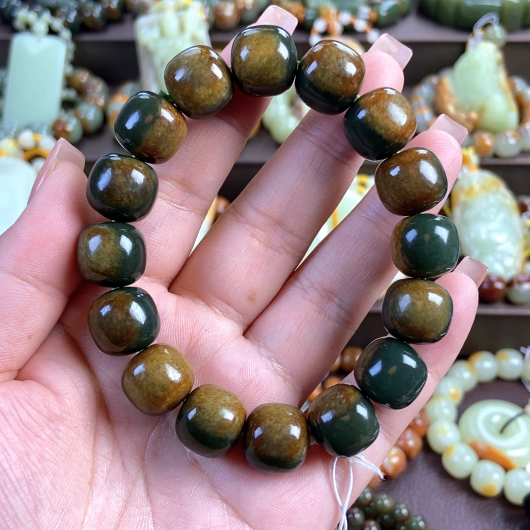 透闪石质玉未镶嵌手串